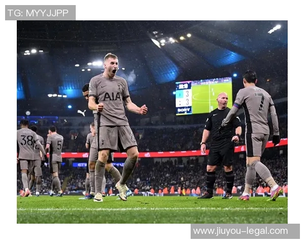 英超焦点战那不勒斯平巴黎圣日耳曼争议判罚引发全场热议