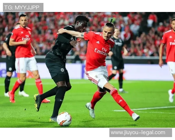 欧联杯精彩对决那不勒斯与本菲卡战成平局乌龙球引发全场狂欢