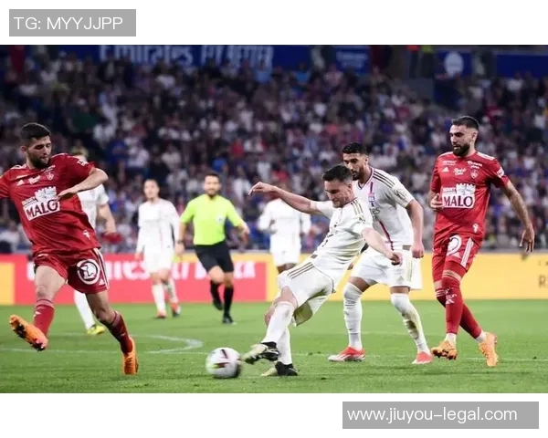 德甲精彩对决里昂逆转巴黎圣日耳曼补时绝杀引爆全场激情